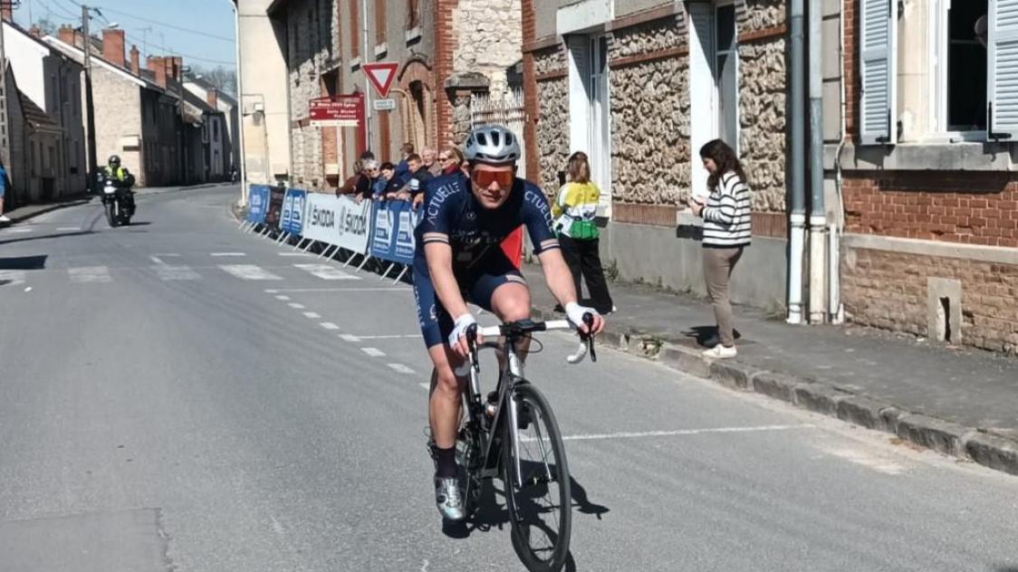 Cyclisme Bazancourt. Boulanger de retour a la maison